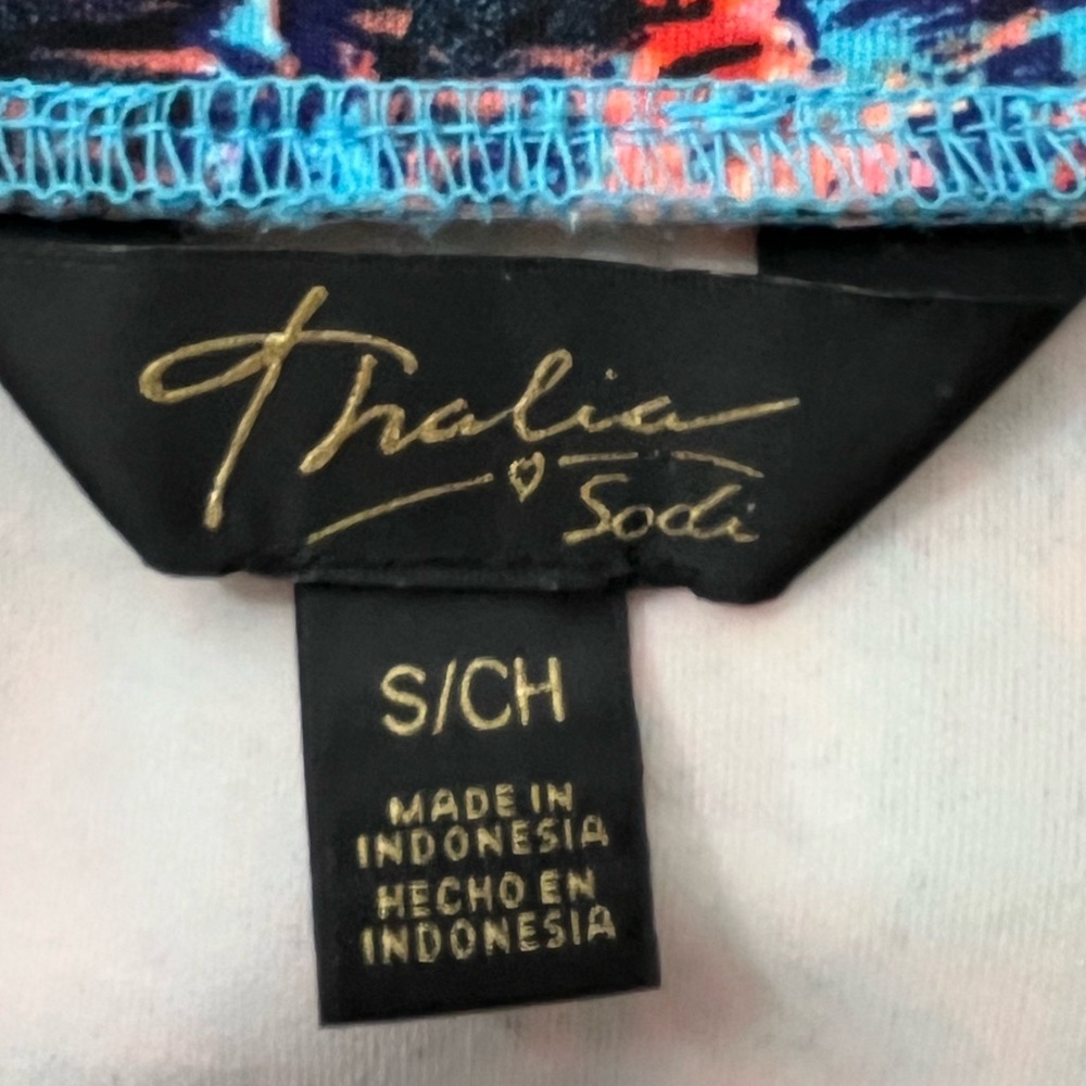 ✨ FREE with Bundle! ✨Thalia Sodi Scuba Pencil Skirt - Picture 5 of 8